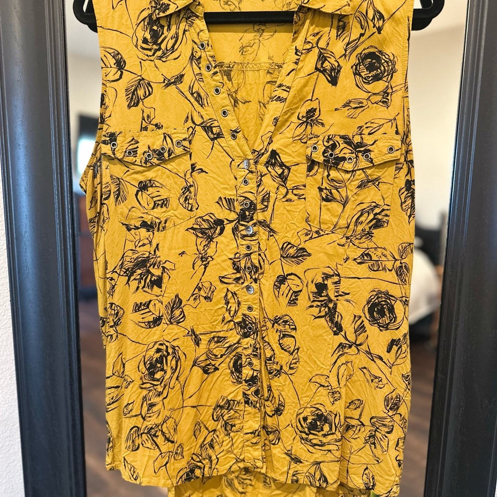 Rock & Republic Mustard Floral Top - XL